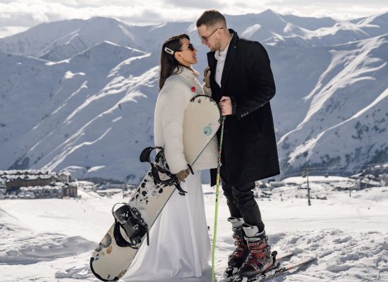 Ghaduri snow wedding